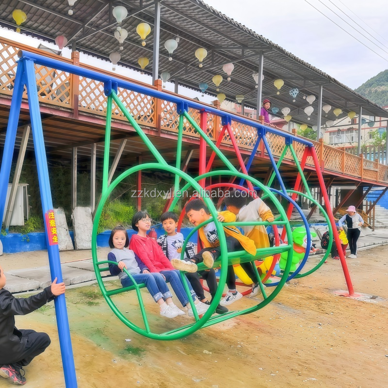 Attractie in een pretpark, met - Outdoor Children'S Park recensie en prijs